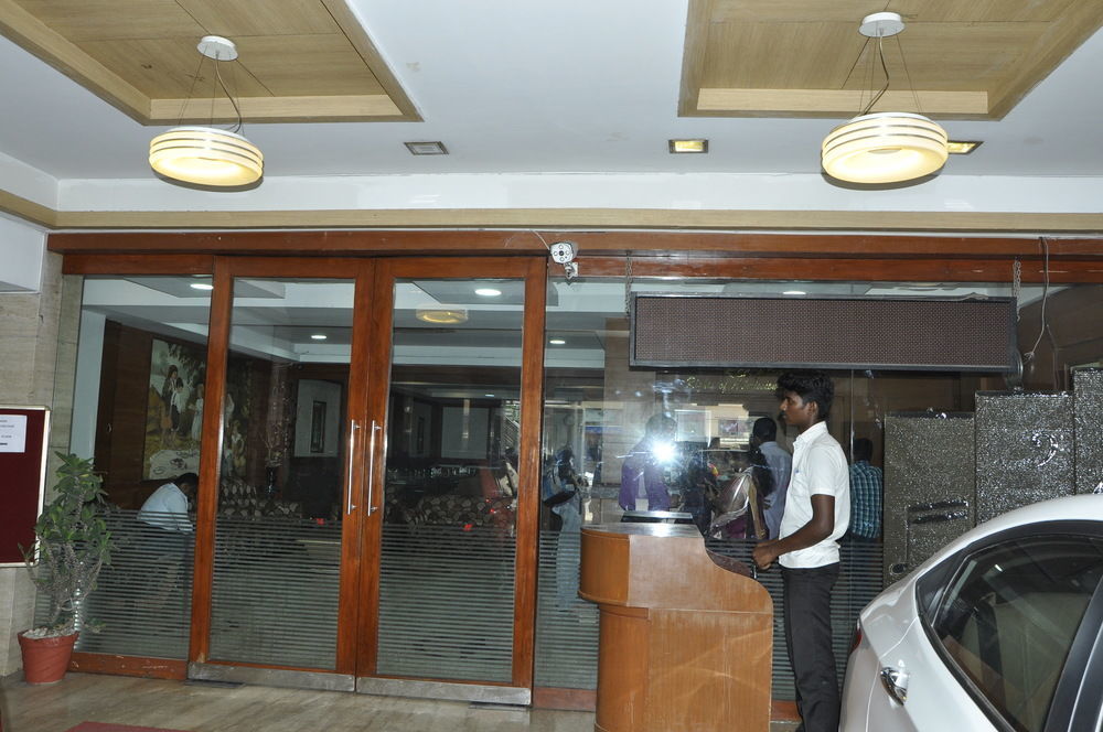 Fast Track Vadapalani 2*