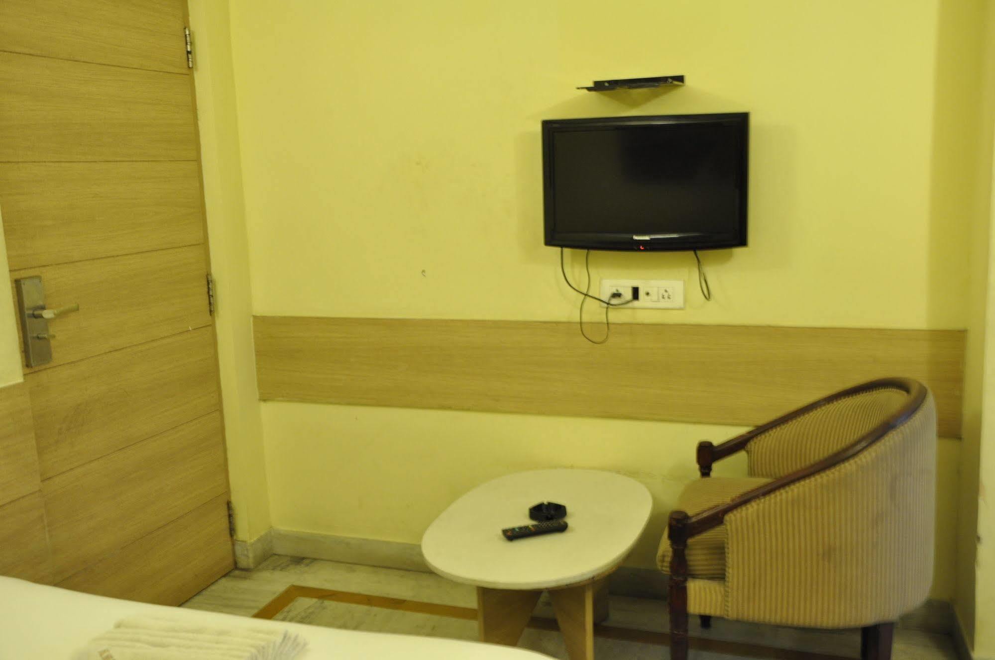 Hotel Fast Track Vadapalani Chennai